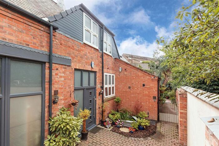 2 Bedroom Town House For Sale In Hugh Lupus Court, Mountsorrel, Loughborough, LE12
