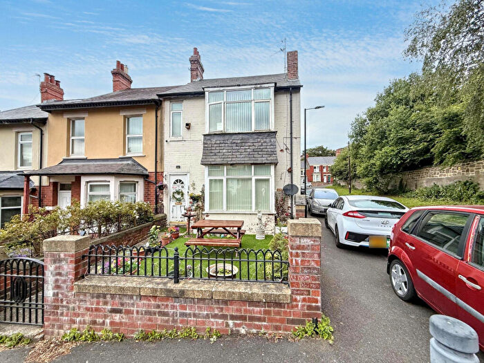 2 Bedroom Flat To Rent In St. James Road, Newcastle Upon Tyne, Tyne And Wear, NE15
