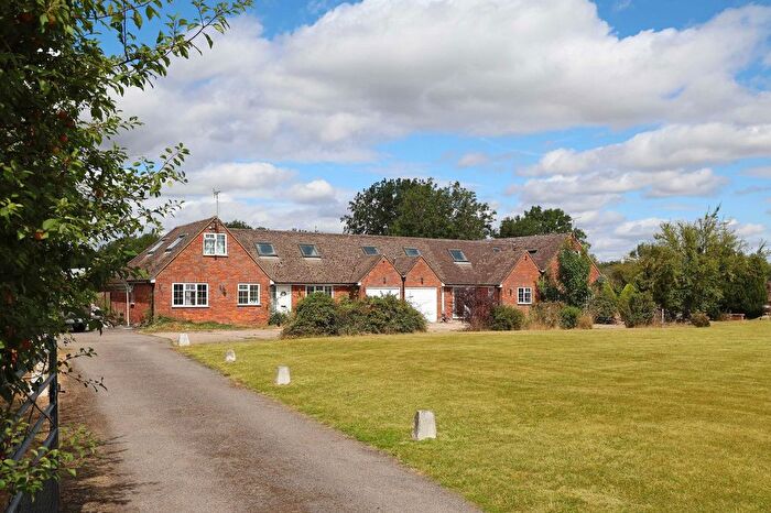 8 Bedroom Country House For Sale In Beamond End, Amersham, Buckinghamshire, HP7