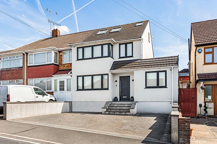 4 Bedroom End Of Terrace House For Sale In Paternoster Hill, Waltham Abbey, EN9