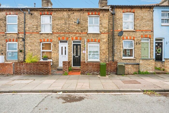 3 Bedroom Terraced House For Sale In Beaconsfield Street, Bedford, MK41