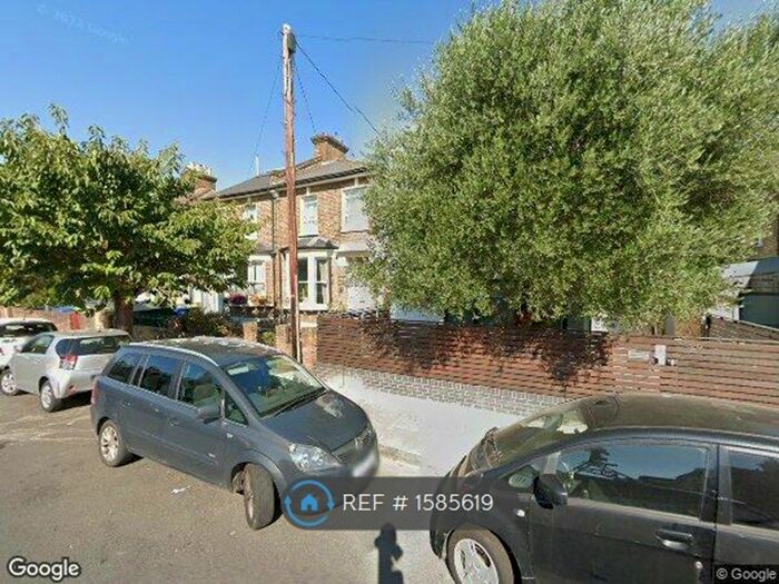 1 Bedroom Flat To Rent In First Floor, London, SE22