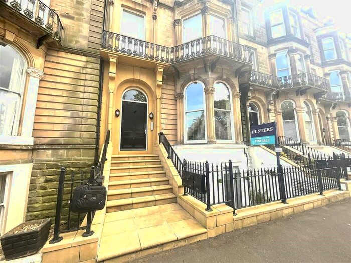 2 Bedroom Flat To Rent In Esplanade Gardens, Scarborough, YO11