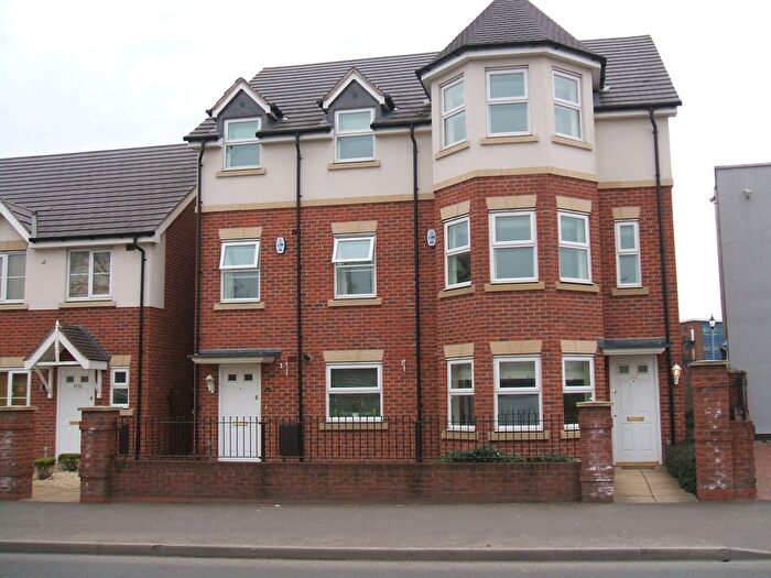 4 Bedroom Town House To Rent In Walsall Road, Walsall, WS9