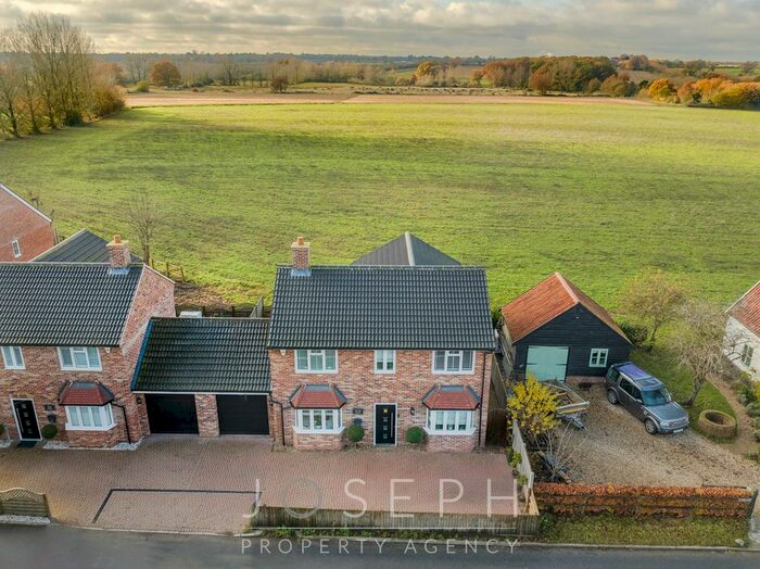 3 Bedroom Link Detached House For Sale In Ixworth Road, Norton, IP31