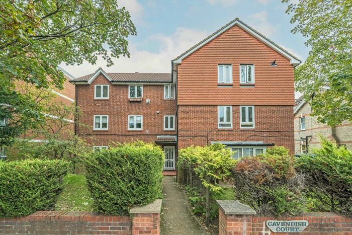 3 Bedroom Flat To Rent In Waldegrave Road, Teddington, TW11