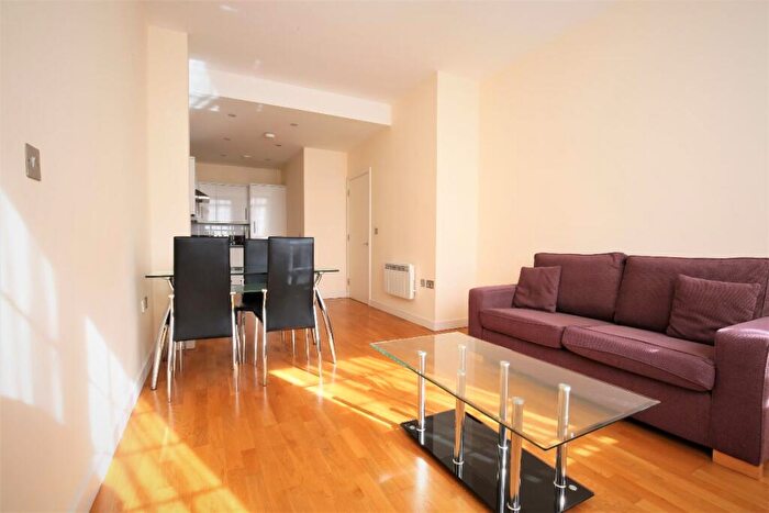 1 Bedroom Flat To Rent In Axminster Road, London, N7