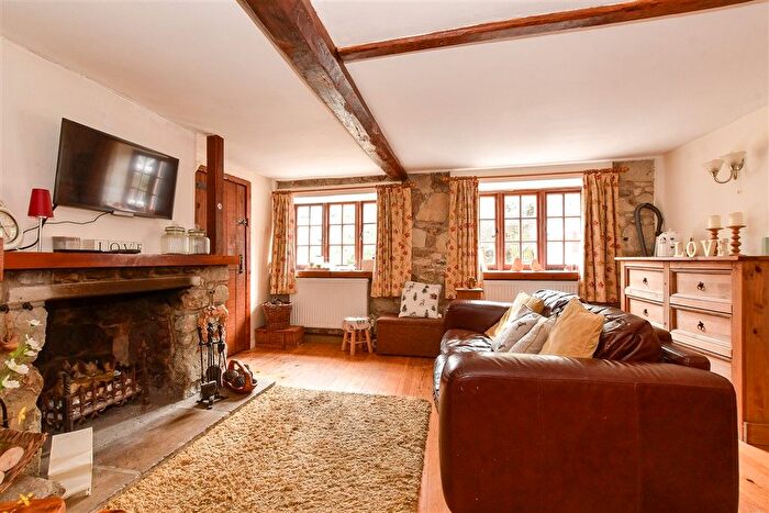 3 Bedroom Semi-Detached House For Sale In High Street, Whitwell, Isle Of Wight, PO38