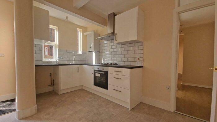 2 Bedroom Maisonette To Rent In Bushey Grove Road, Bushey, WD23