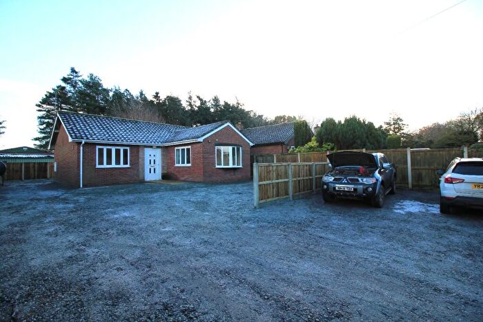 2 Bedroom Detached Bungalow To Rent In Holt Road, NR10