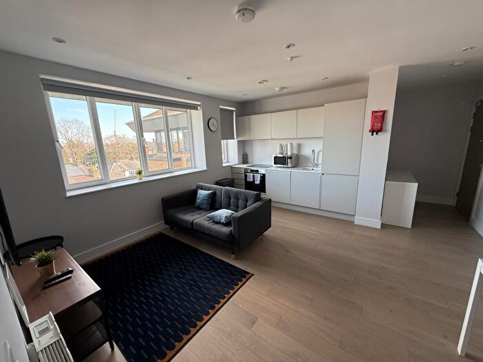 1 Bedroom Flat To Rent In New Road, Brentwood, CM14