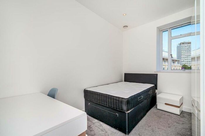 3 Bedroom Flat To Rent In Derrys Cross, Plymouth, PL1