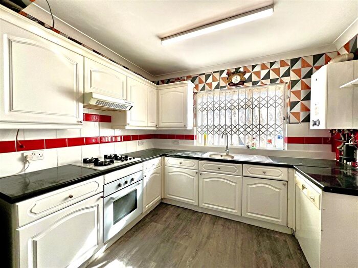 3 Bedroom Semi-Detached Bungalow To Rent In Hanworth Road, Whitton, Hounslow, TW4