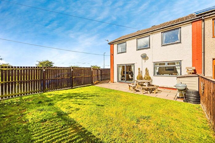 3 Bedroom End Of Terrace House For Sale In Dudley Crescent, Halifax, HX2