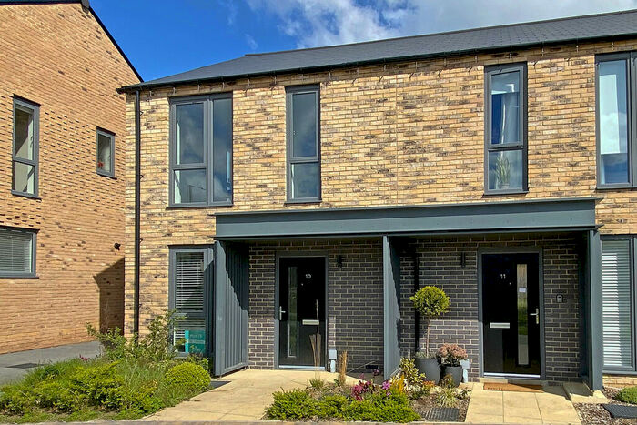 3 Bedroom Semi-Detached House To Rent In Thruscross Close, Harrogate, HG3