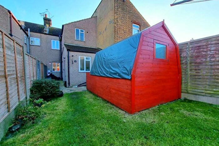 1 Bedroom Flat For Sale In High Street, Shoeburyness, SS3