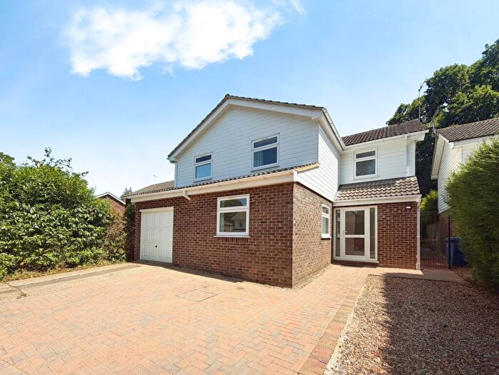 5 Bedroom Detached House For Sale In Sarum, Bracknell, Berkshire, RG12