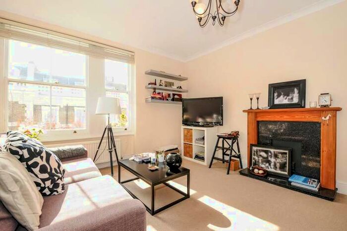 2 Bedroom Apartment To Rent In Clanricarde Gardens, Notting Hill, W2