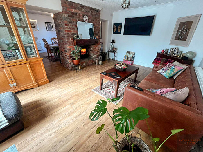 4 Bedroom Detached House For Sale In Derby Road, Heanor, Derbyshire, DE75