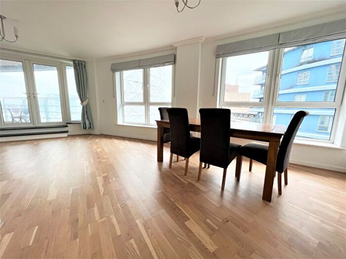 2 Bedroom Apartment To Rent In Woking, Surrey, GU22