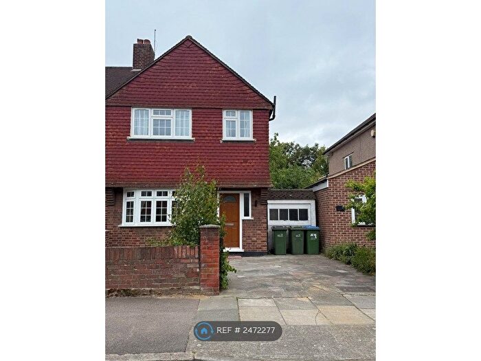 3 Bedroom Terraced House To Rent In Sparrows Lane, London, SE9