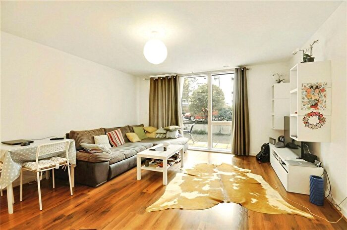 1 Bedroom Flat For Sale In Clayponds Lane, Brentford, TW8