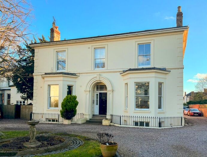 2 Bedroom Flat To Rent In Willes Road, Leamington Spa, CV31