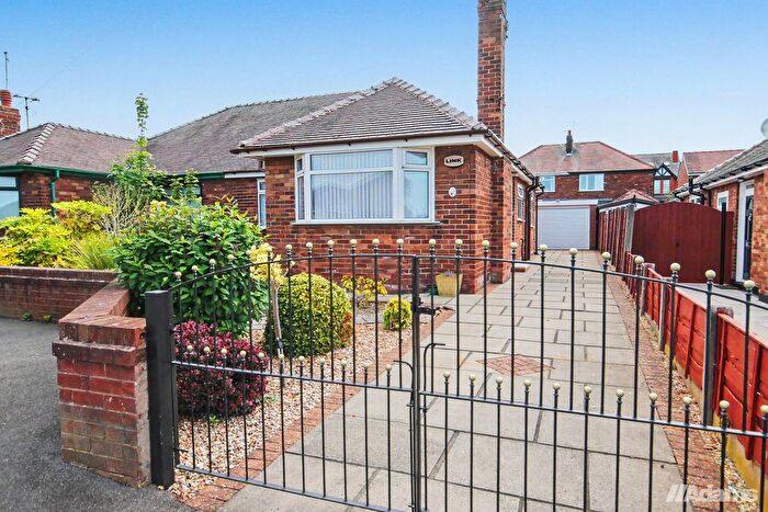 2 Bedroom Semi-detached Bungalow To Rent In Woodview Crescent, Widnes, WA8