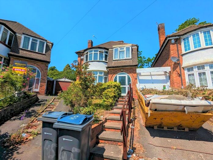 4 Bedroom Detached House To Rent In Pickwick Grove, Birmingham, B13