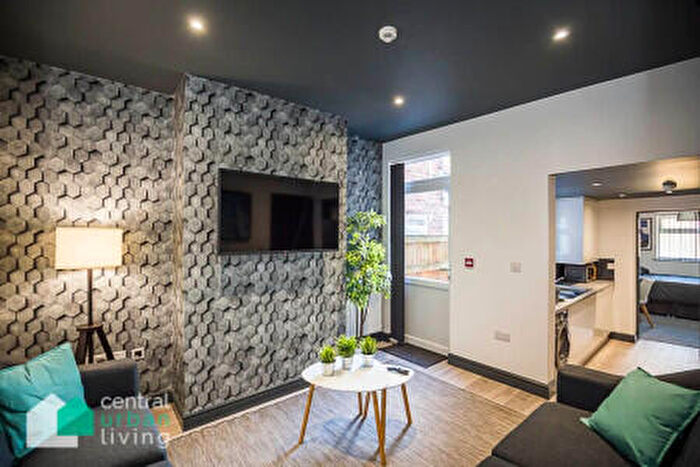 5 Bedroom Terraced House To Rent In Gladstone Avenue - House Share - July, CH1