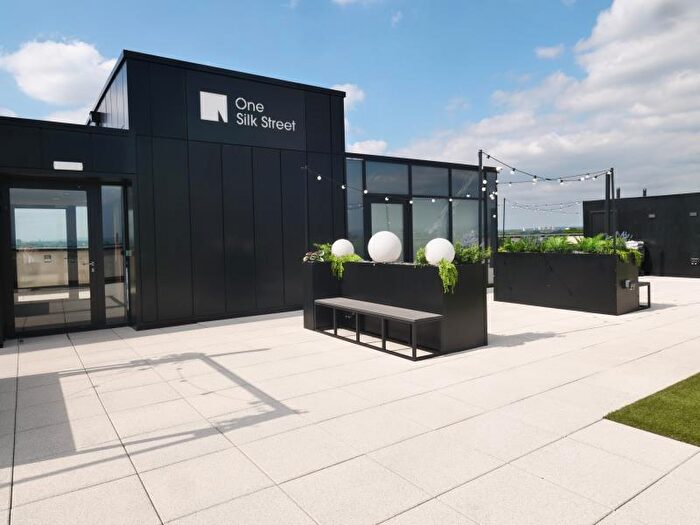 2 Bedroom Apartment To Rent In Apt . :: One Silk St, M4