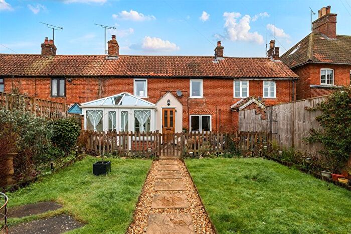 2 Bedroom Terraced House For Sale In The Leaze, Bromham, SN15