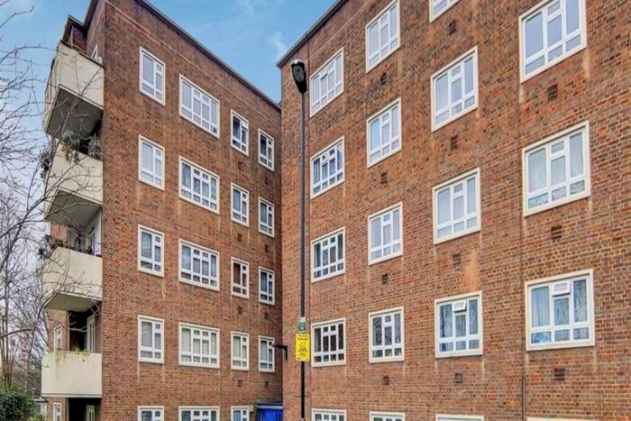 2 Bedroom Flat To Rent In Church Lane, London, N8