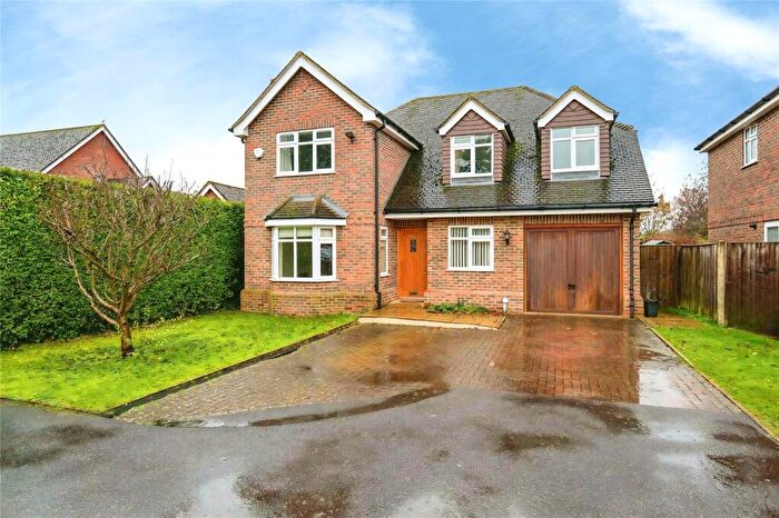 4 Bedroom Detached House To Rent In Wargrave Road, Twyford, Berkshire, RG10