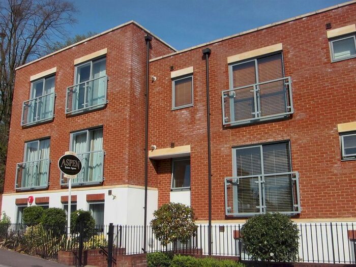 1 Bedroom Flat To Rent In Harvest Road, Englefield Green, Egham, TW20