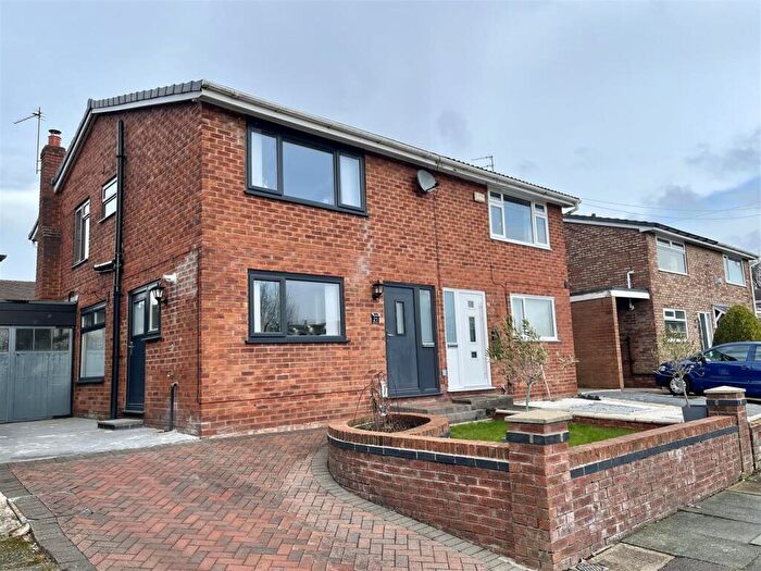 3 Bedroom Semi Detached House For Sale In Ardenfield, Haughton Green, Manchester, M34