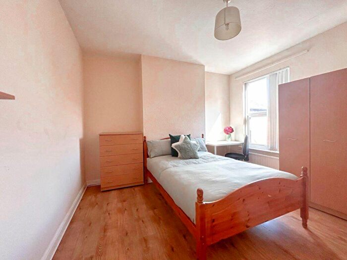 4 Bedroom House To Rent In Pybus Street, Derby, DE22