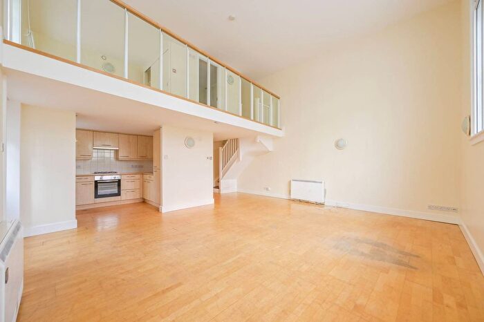 2 Bedroom Flat For Sale In York Way, King's Cross, London, N1