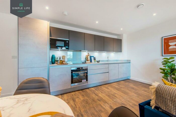 1 Bedroom Apartment To Rent In Bed, Nd Floor At Endura House In Beam Park, RM13