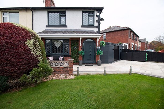 3 Bedroom Semi Detached House For Sale In St. James Street, Farnworth, Bolton, BL4