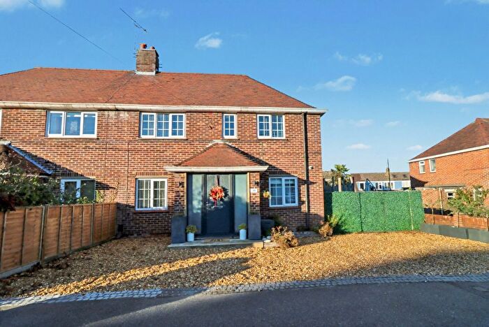 3 Bedroom Semi Detached House For Sale In Ratcliffe Road, Hedge End, SO30
