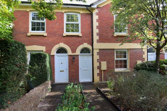 2 Bedroom Flat To Rent In Manor Court, Manor Road, Kenilworth, CV8