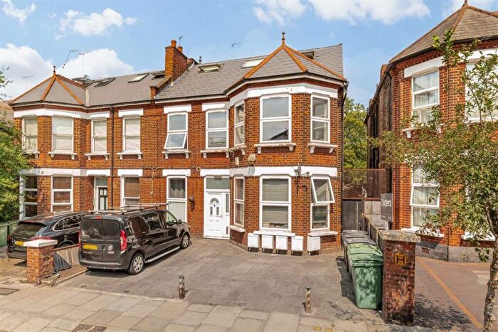 2 Bedroom Flat To Rent In Fordwych Road, Cricklewood, NW2