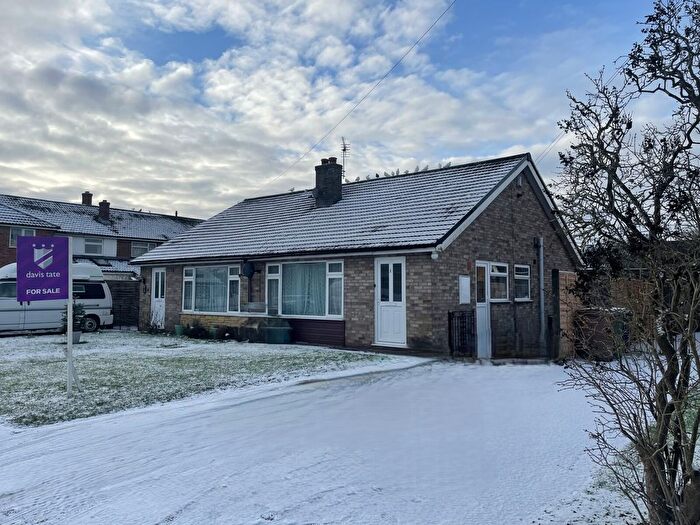 2 Bedroom Bungalow For Sale In Dearlove Close, Abingdon, Oxfordshire, OX14