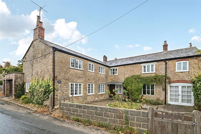3 Bedroom Detached House For Sale In The Green, Beaminster, DT8