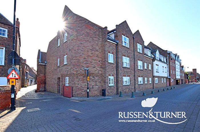 1 Bedroom Flat For Sale In Enjoy Stunning Riverside Views From This Nd Floor Apartment For The Over 's - South Quay., PE30