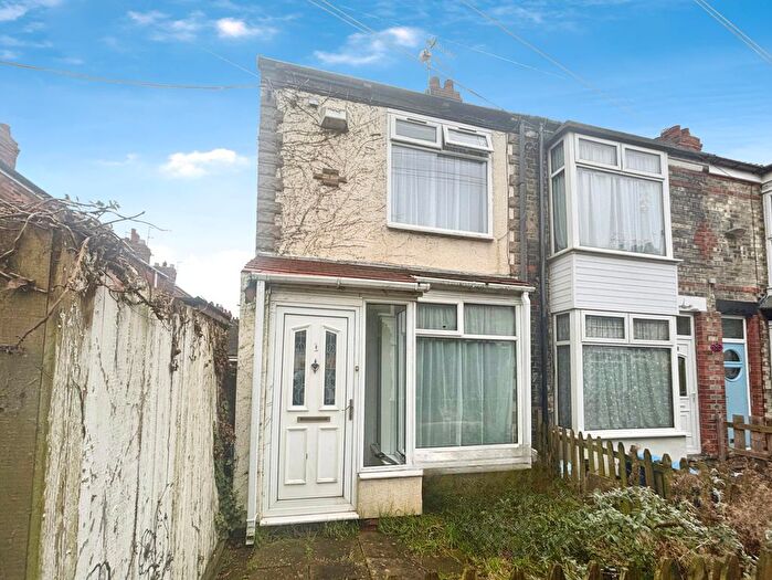 2 Bedroom End Terrace House For Sale In Carrington Avenue, Hull, HU5