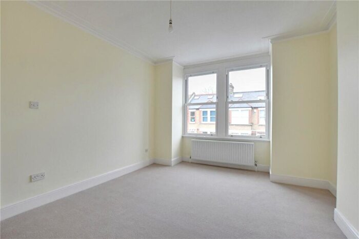 3 Bedroom End Of Terrace House For Sale In Chalcroft Road, Hither Green, London, SE13