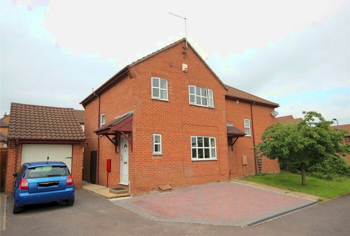 3 Bedroom Semi-Detached House To Rent In Huckley Way, Bradley Stoke, Bristol, BS32