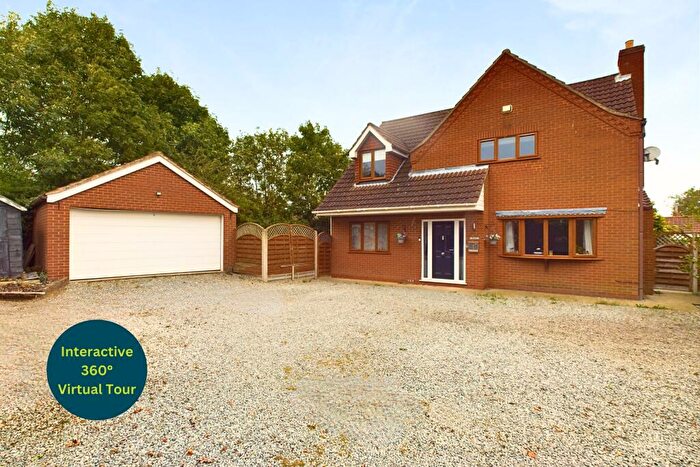 4 Bedroom Detached House For Sale In The Close, Goxhill, North Lincolnshire, DN19